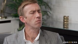 Thief Gets Caught By Therapist – Aubrey Black