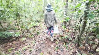 Amateur Thai villagers have sex in the forest public 4K 18+